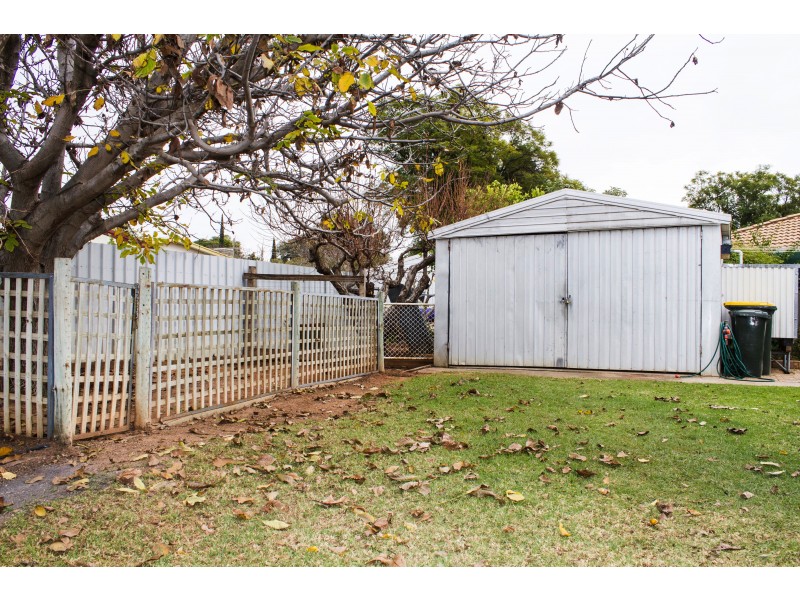 81 Chaffey Park Dr E, Merbein VIC 3505