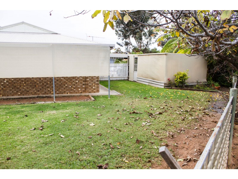 81 Chaffey Park Dr E, Merbein VIC 3505
