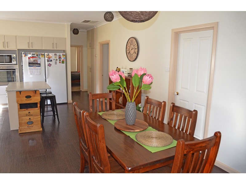 11 Railway Ave, Merbein VIC 3505