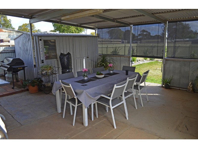11 Railway Ave, Merbein VIC 3505