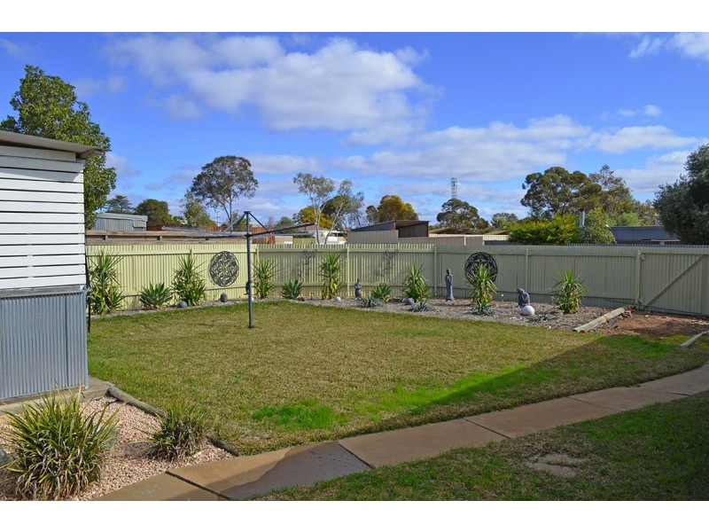 11 Railway Ave, Merbein VIC 3505