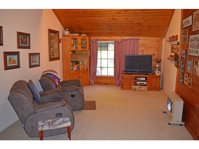 506 McEdward St, Birdwoodton VIC 3505