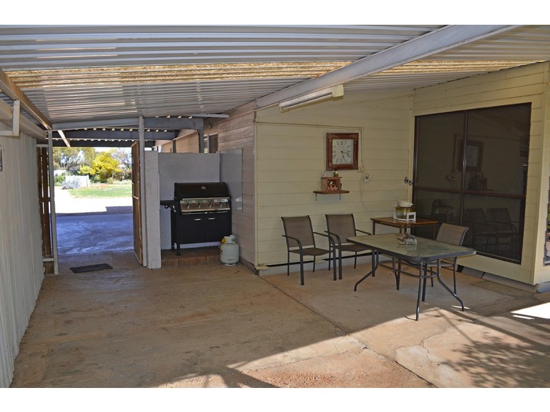 506 McEdward St, Birdwoodton VIC 3505