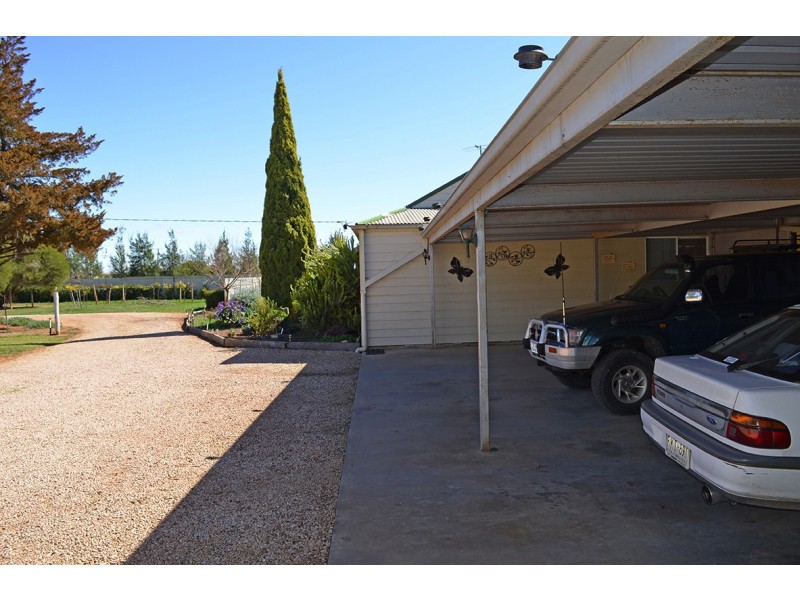 506 McEdward St, Birdwoodton VIC 3505