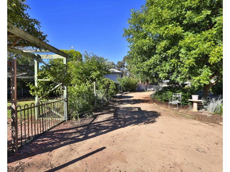 76 Chaffey St, Merbein VIC 3505