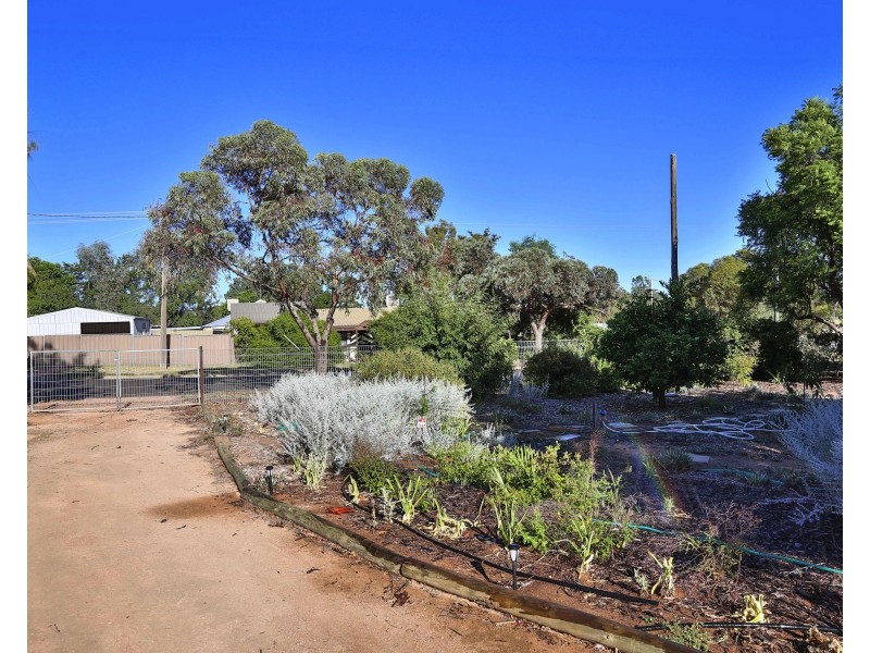 76 Chaffey St, Merbein VIC 3505