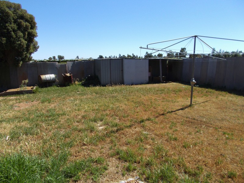 454 McEdward St, Birdwoodton VIC 3505