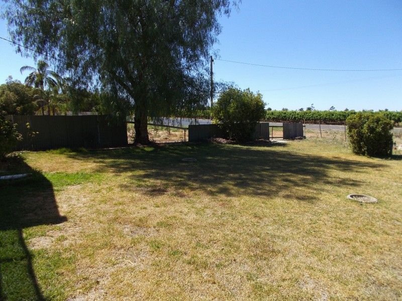 454 McEdward St, Birdwoodton VIC 3505