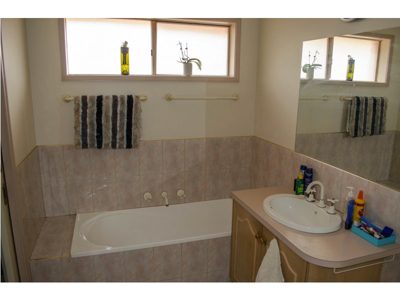 6 Fawkner Ct, Mildura VIC 3500