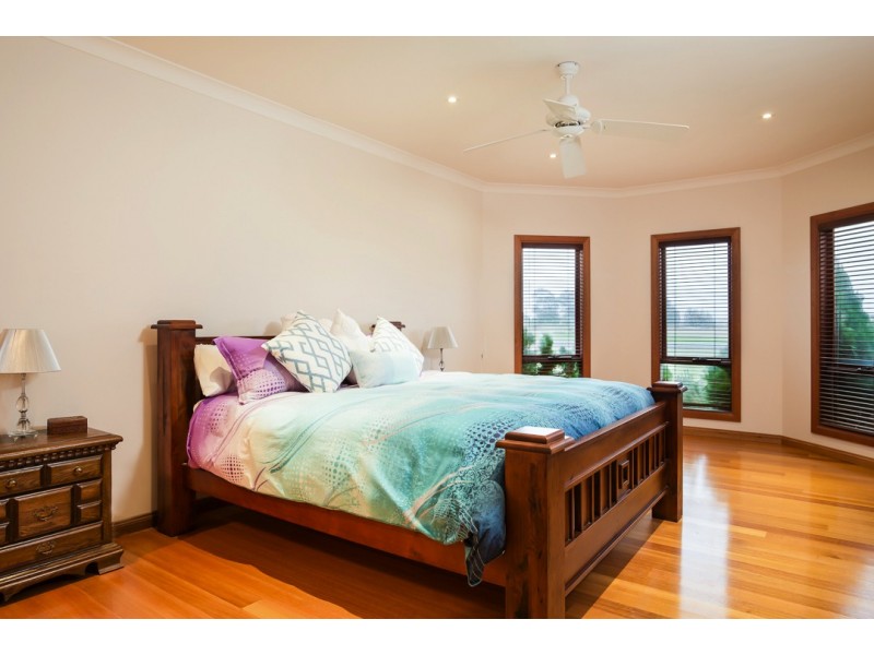 61 Seventh St, Merbein South VIC 3505