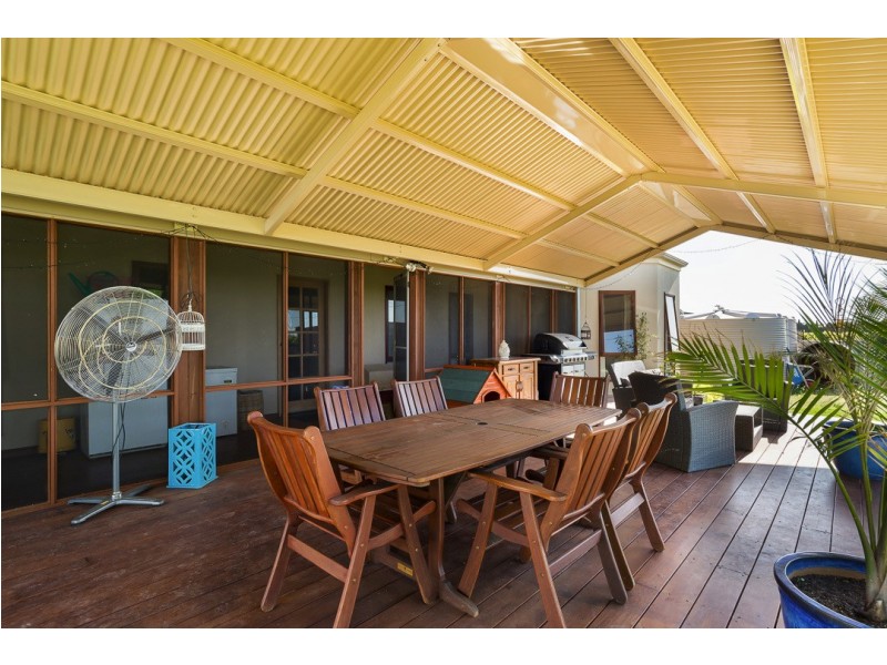 61 Seventh St, Merbein South VIC 3505