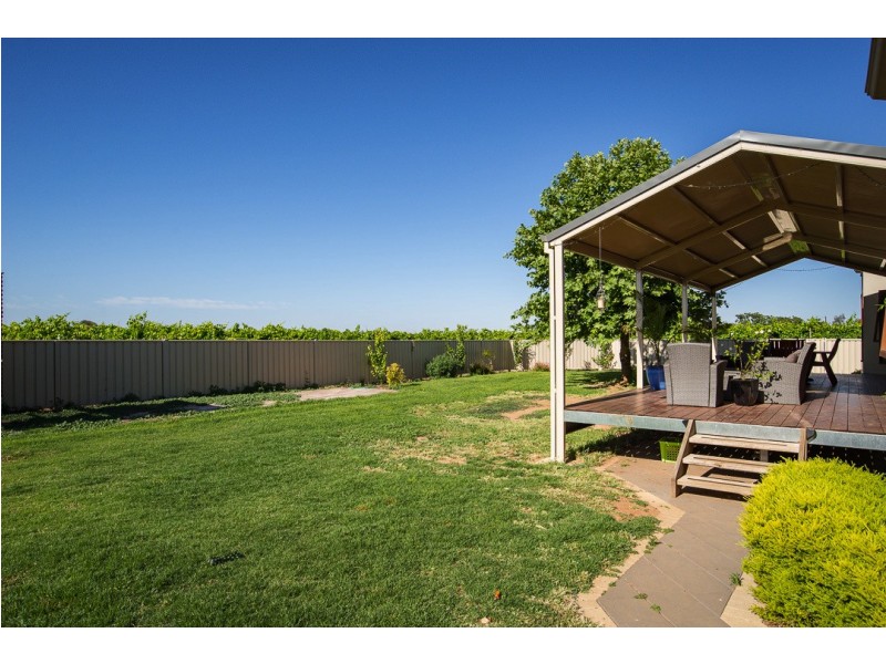 61 Seventh St, Merbein South VIC 3505