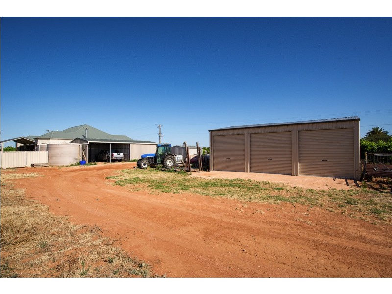 61 Seventh St, Merbein South VIC 3505