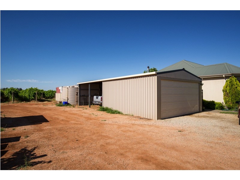 61 Seventh St, Merbein South VIC 3505