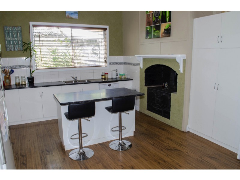 128 Creek Rd, Curlwaa NSW 2648