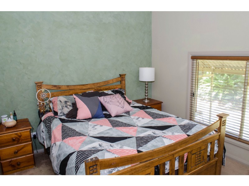 128 Creek Rd, Curlwaa NSW 2648