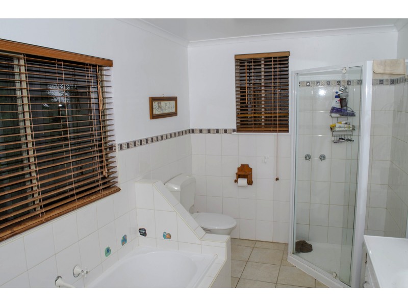 128 Creek Rd, Curlwaa NSW 2648