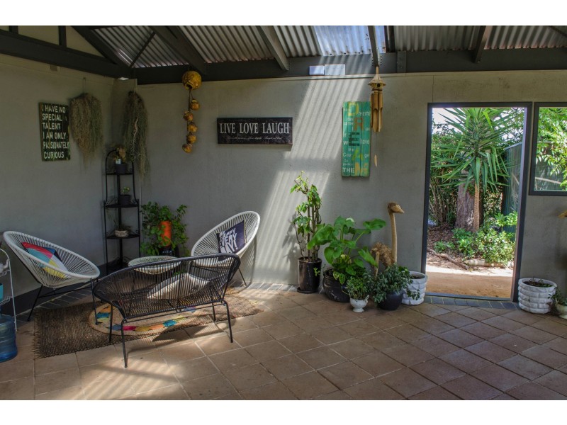 128 Creek Rd, Curlwaa NSW 2648