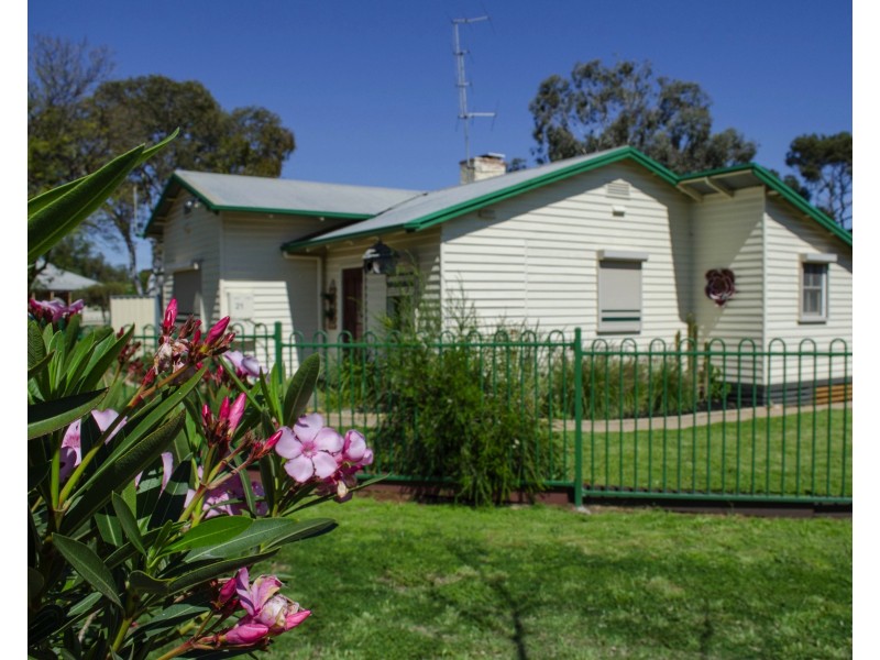 21 Main Ave North, Merbein VIC 3505