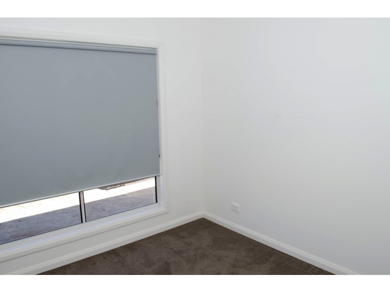 2 Munro Ct, Birdwoodton VIC 3505