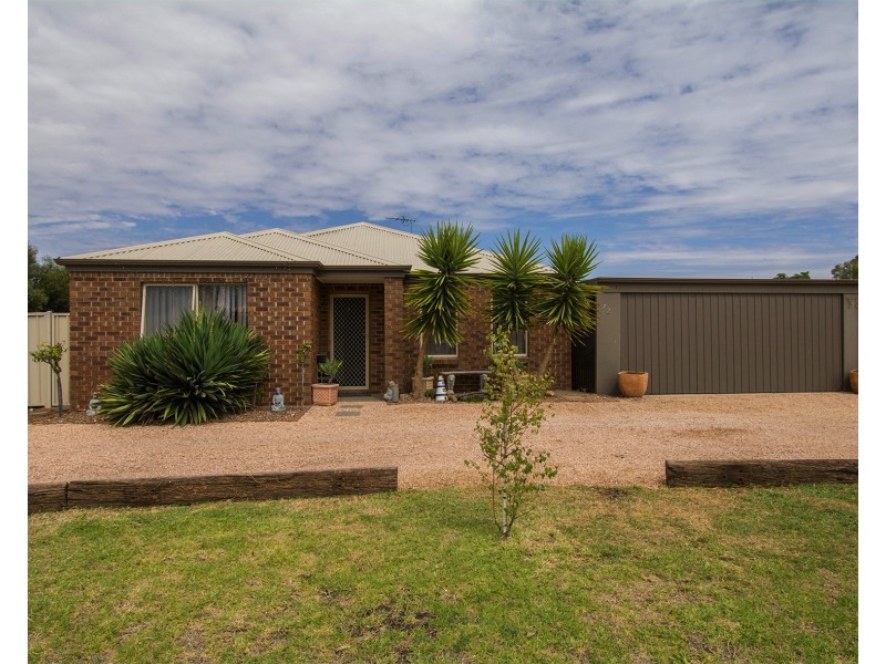 12 Garrett Court, Birdwoodton VIC 3505