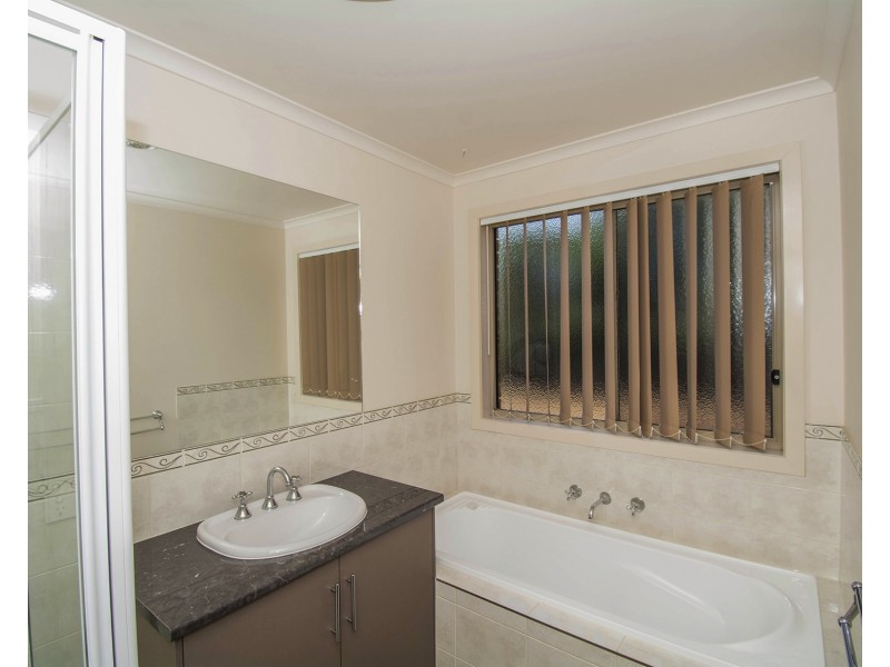 12 Garrett Court, Birdwoodton VIC 3505