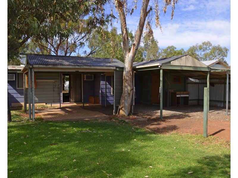 Cabin 56 Bushman’s Rest Caravan Park, Cullulleraine VIC 3496