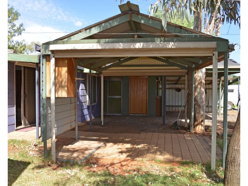 Cabin 56 Bushman’s Rest Caravan Park, Cullulleraine VIC 3496