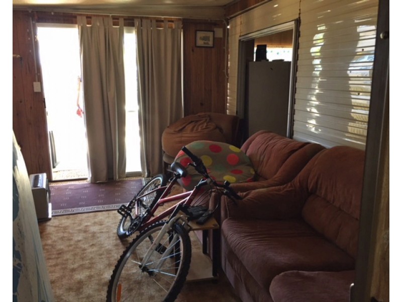 Cabin 51 Bushman’s Rest Caravan Park, Cullulleraine VIC 3496