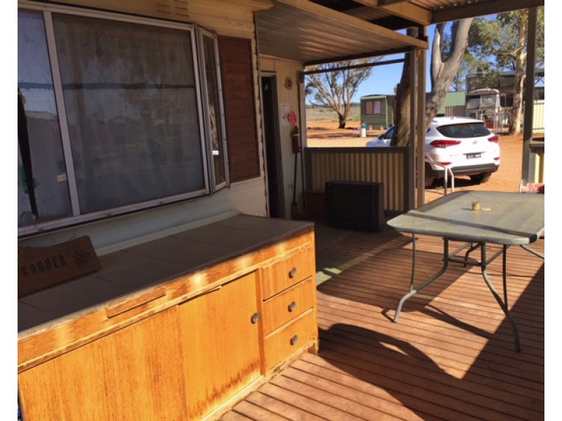 Cabin 51 Bushman’s Rest Caravan Park, Cullulleraine VIC 3496
