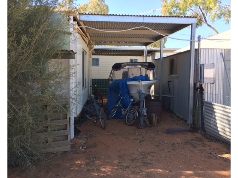 Cabin 51 Bushman’s Rest Caravan Park, Cullulleraine VIC 3496