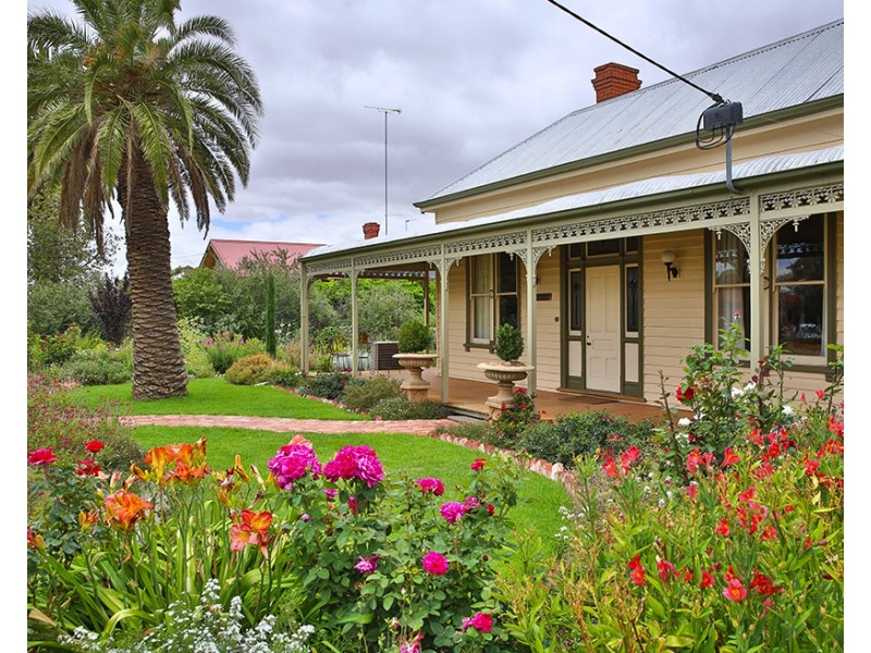 38 Pickering Street, Ouyen VIC 3490