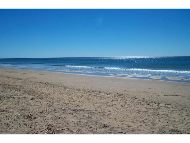 Moore Park Beach QLD 4670