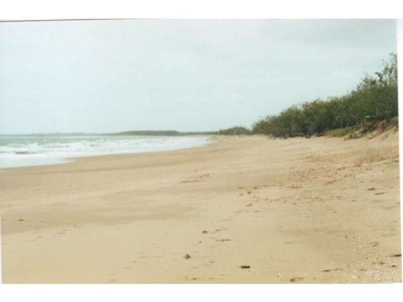 Moore Park Beach QLD 4670