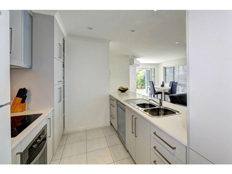 Unit 2/6-8 McDougall Street, Bargara QLD 4670