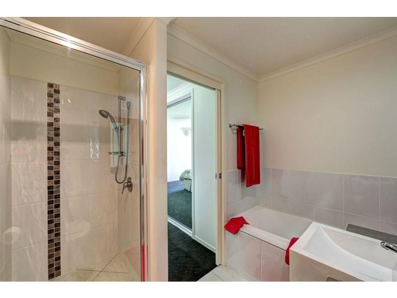 Unit 2/6-8 McDougall Street, Bargara QLD 4670