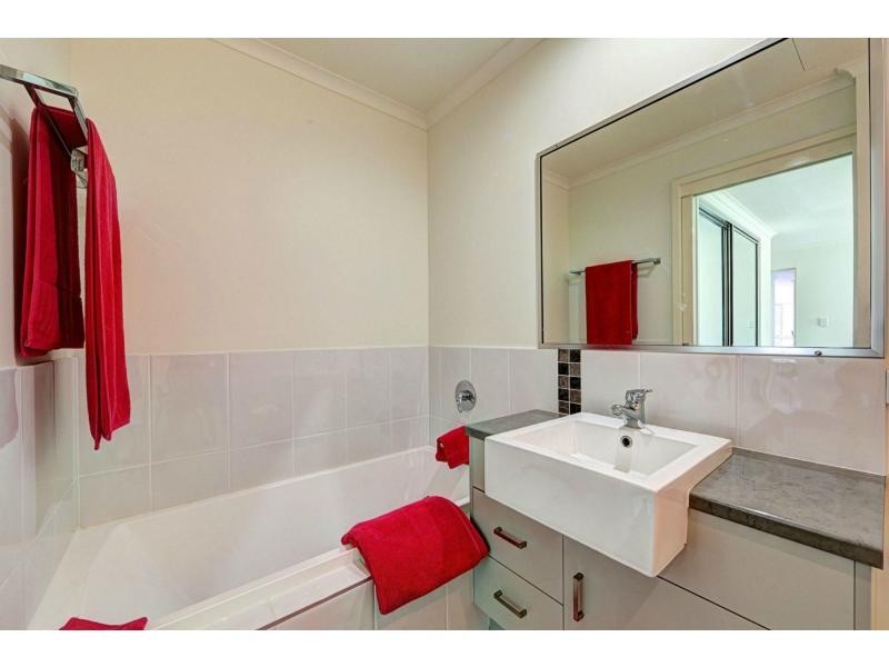 Unit 2/6-8 McDougall Street, Bargara QLD 4670