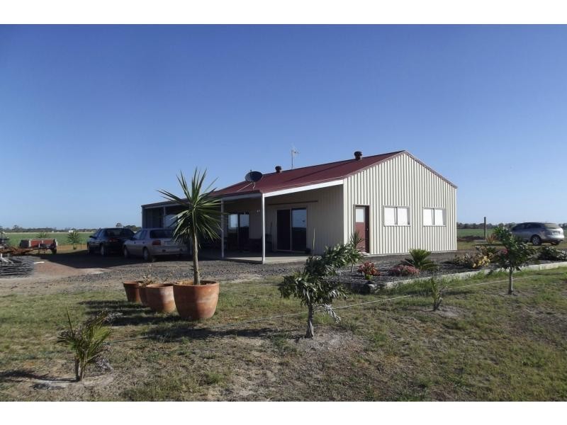 Moore Park Beach QLD 4670