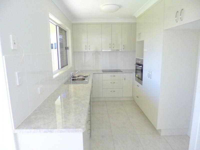 Unit 8/148 McCarthy Road, Avenell Heights QLD 4670