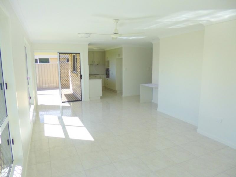 Unit 8/148 McCarthy Road, Avenell Heights QLD 4670