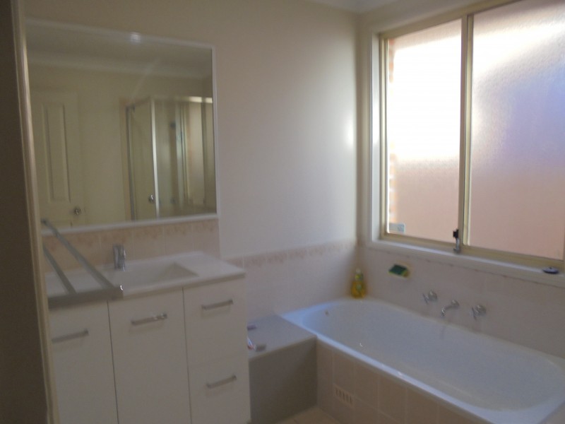 4 Hartnett Place, Doonside NSW 2767