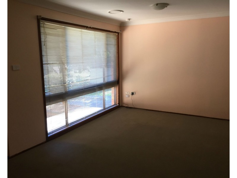 135 Banks Drive, St Clair NSW 2759