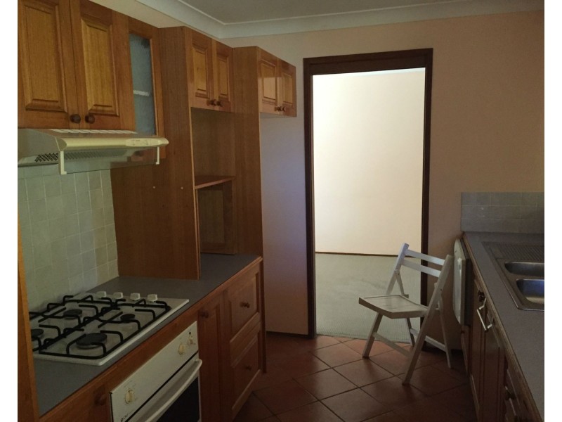 135 Banks Drive, St Clair NSW 2759