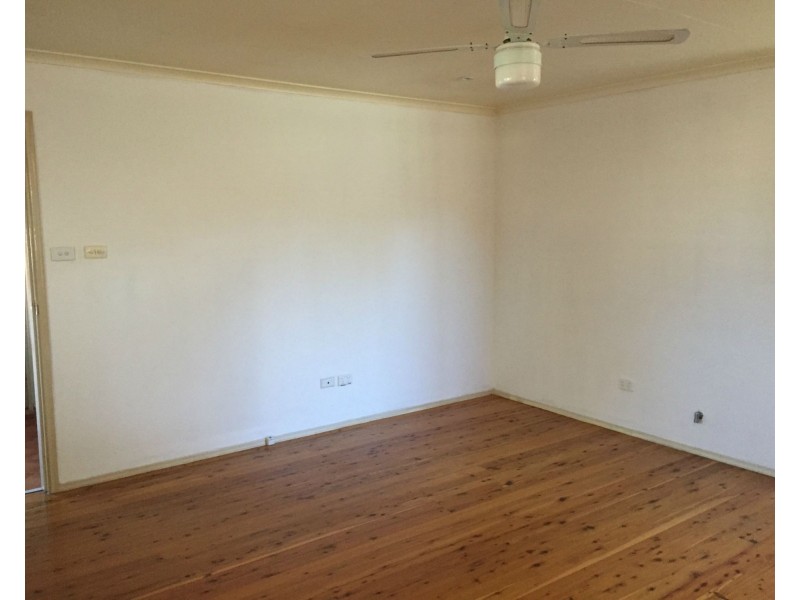 135 Banks Drive, St Clair NSW 2759