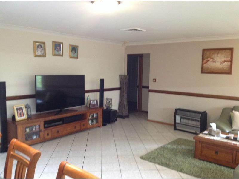 27 Ridgetop Drive, Glenmore Park NSW 2745