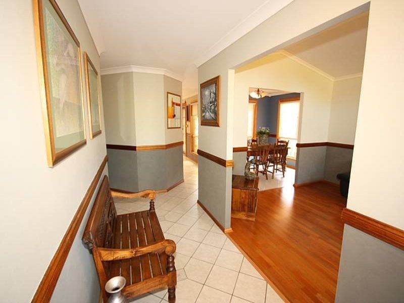 27 Ridgetop Drive, Glenmore Park NSW 2745