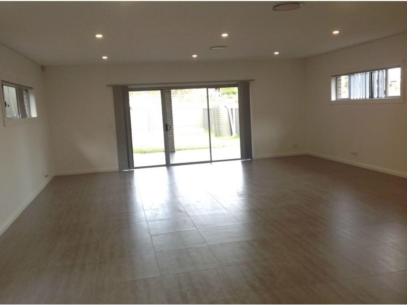 59 Tall Trees Drive, Glenmore Park NSW 2745