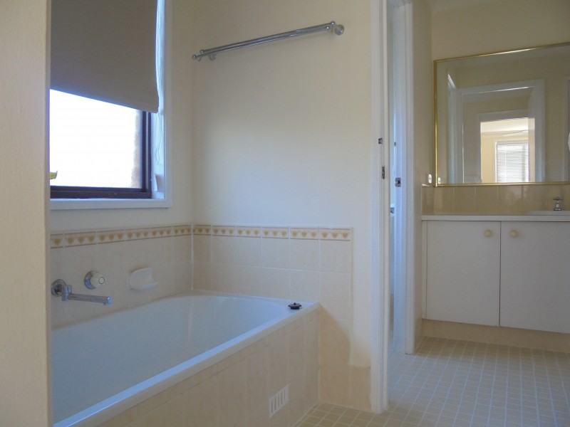 24 Forrestwood Pl, Prospect NSW 2148