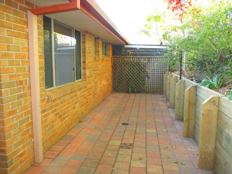 Villa 2/8 Leura Place, Port Macquarie NSW 2444