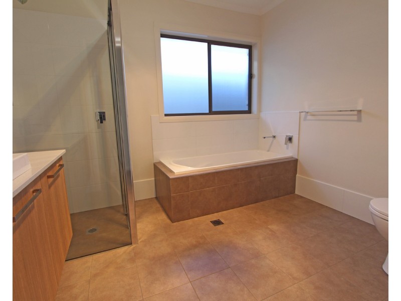 8 Solomon Drive, Lake Cathie NSW 2445